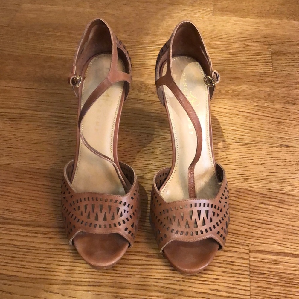 Ladies shoes